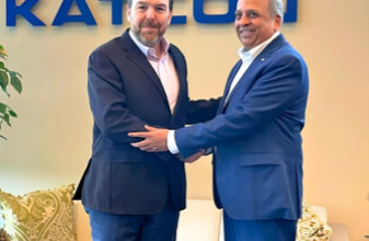 Mr. Carlos Turner, CEO of Katcon, and Mr. Arvind Goel, Vice Chairman of Tata AutoComp Systems.